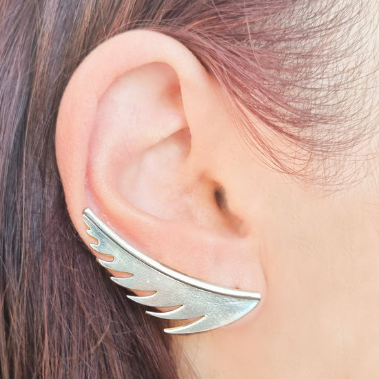 Line Wing Ear Climber