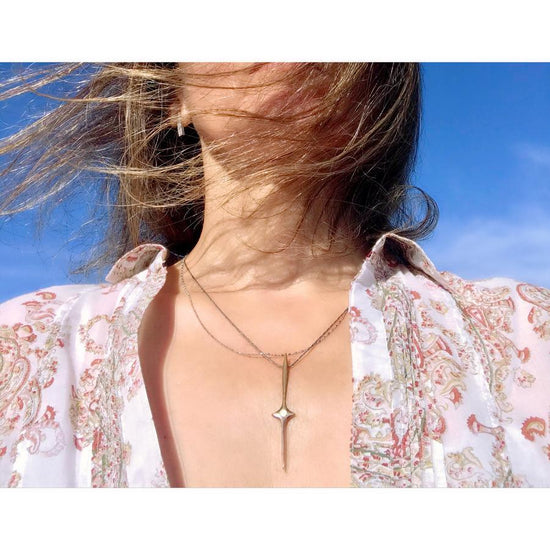 Rüzgar Gülü Mineli Kolye